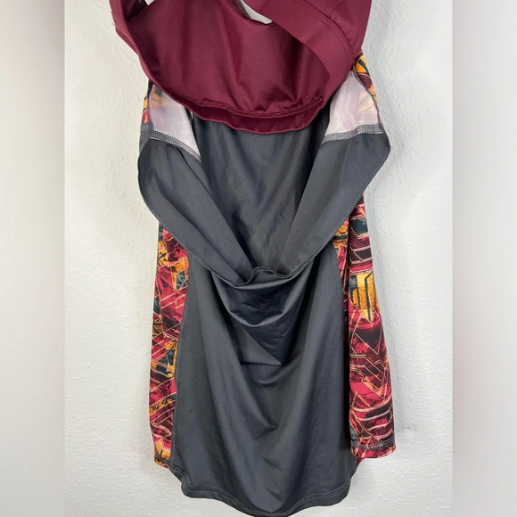 Her Universe Women's Grey Red Graphic Strappy Tank Top Small Athletic Chic - Picture 7 of 8